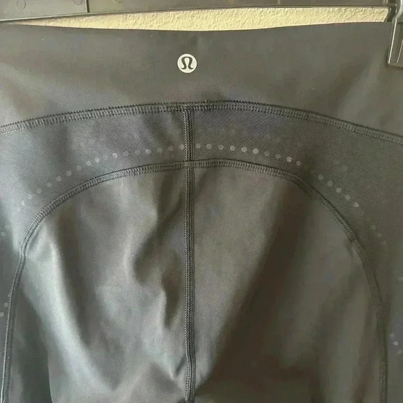 Lululemon Run Crop Black Leggings sz 8 - Picture 3 of 5